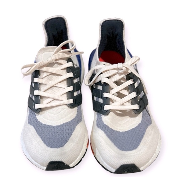 Adidas Ultraboost 21 Running Shoes- Big Kids Size 5, Woman’s Size 6 1/2 - Picture 3 of 8